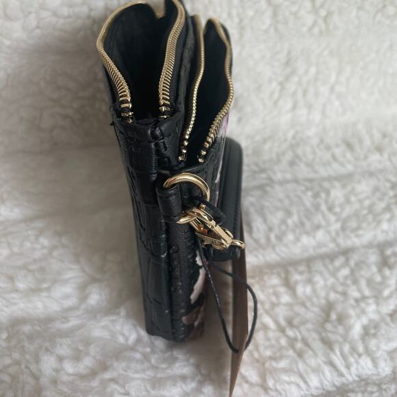 Steve Madden Wristlet Embossed Wallet Black Floral - Picture 6 of 8
